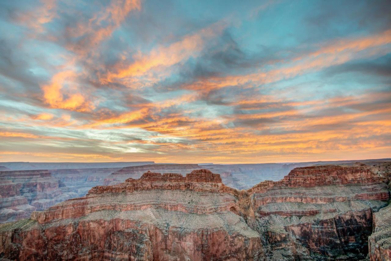 Cabins At Grand Canyon West Peach Springs Esterno foto